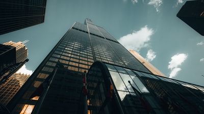 高层建筑低角度摄影